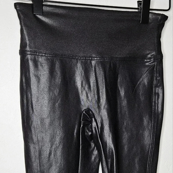 Spanx Faux Leather Leggings XS in Black - Picture 4 of 8
